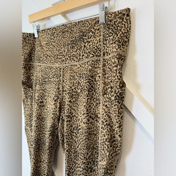 NWT Fabletics Oasis PureLuxe High-Waisted Legging Leopard Print Size 1X - Picture 3 of 12